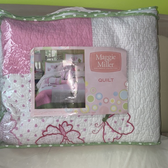 Maggie Miller Butterfly Quilt set - Picture 2 of 11